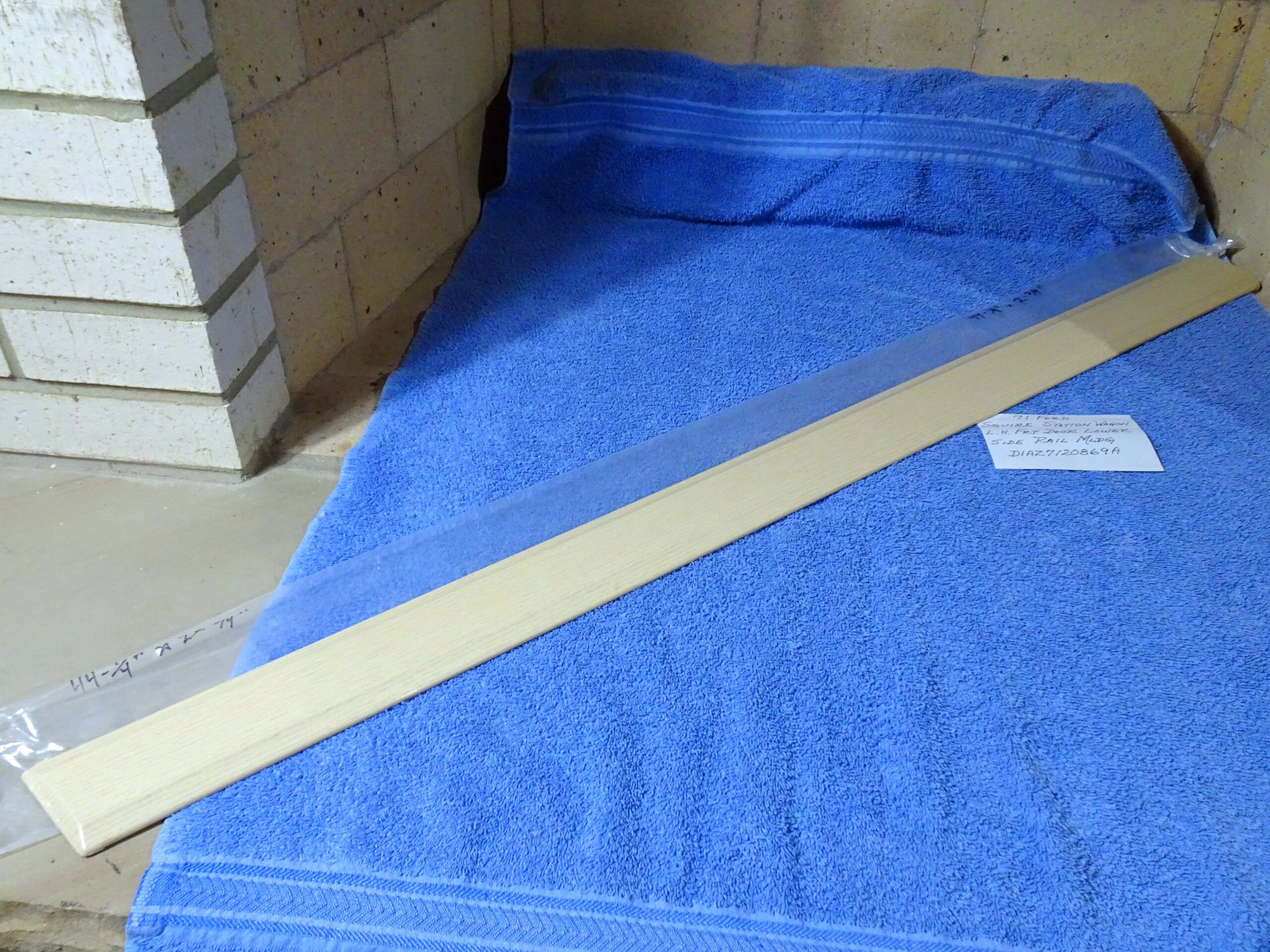 1971 Ford Country Squire Station Wagon Front Door Lower Side Rail Wood Grain Moulding NOS