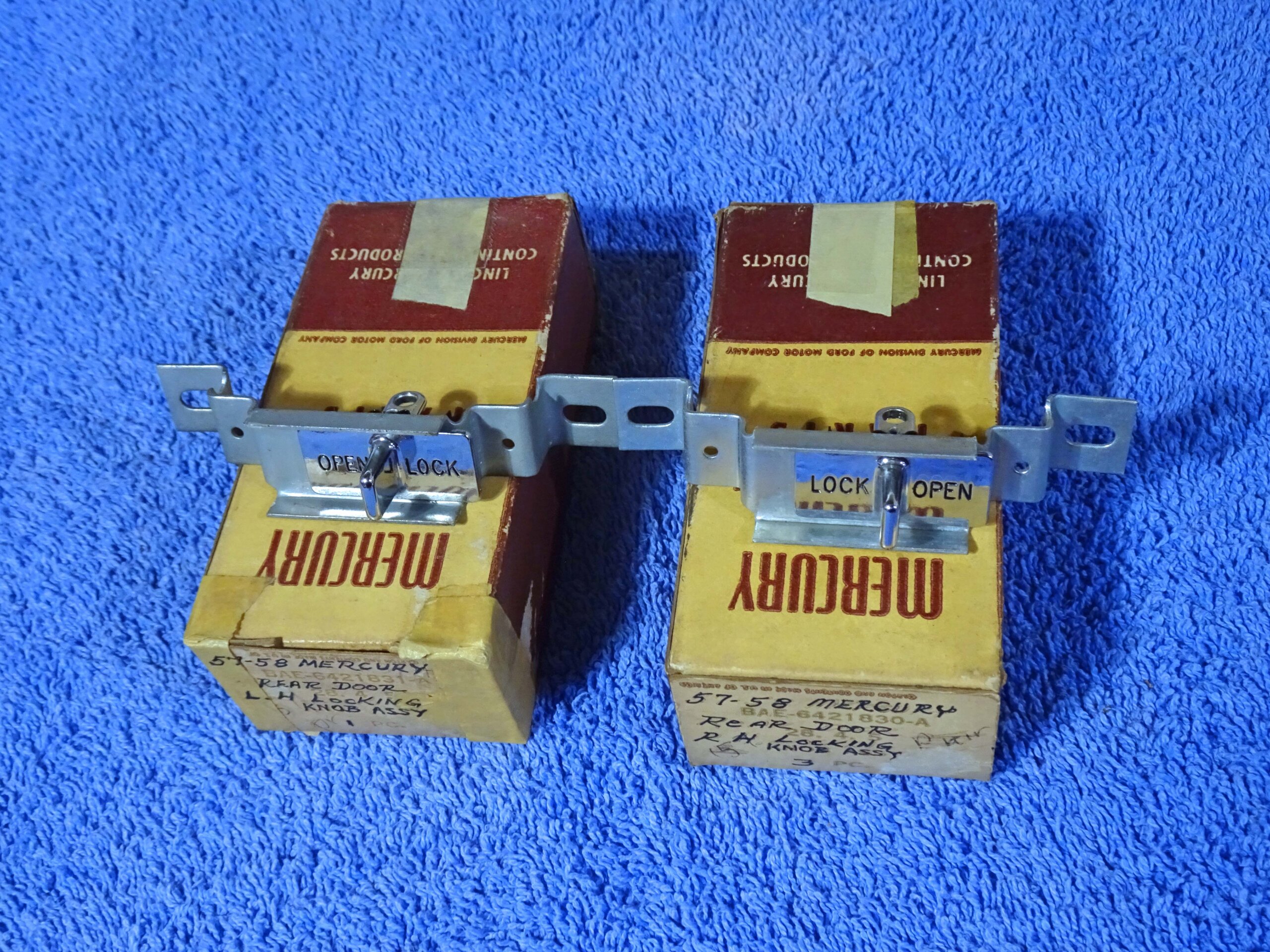 1957 1958 Mercury Front & Rear Door Locking Knob Assemblies NOS