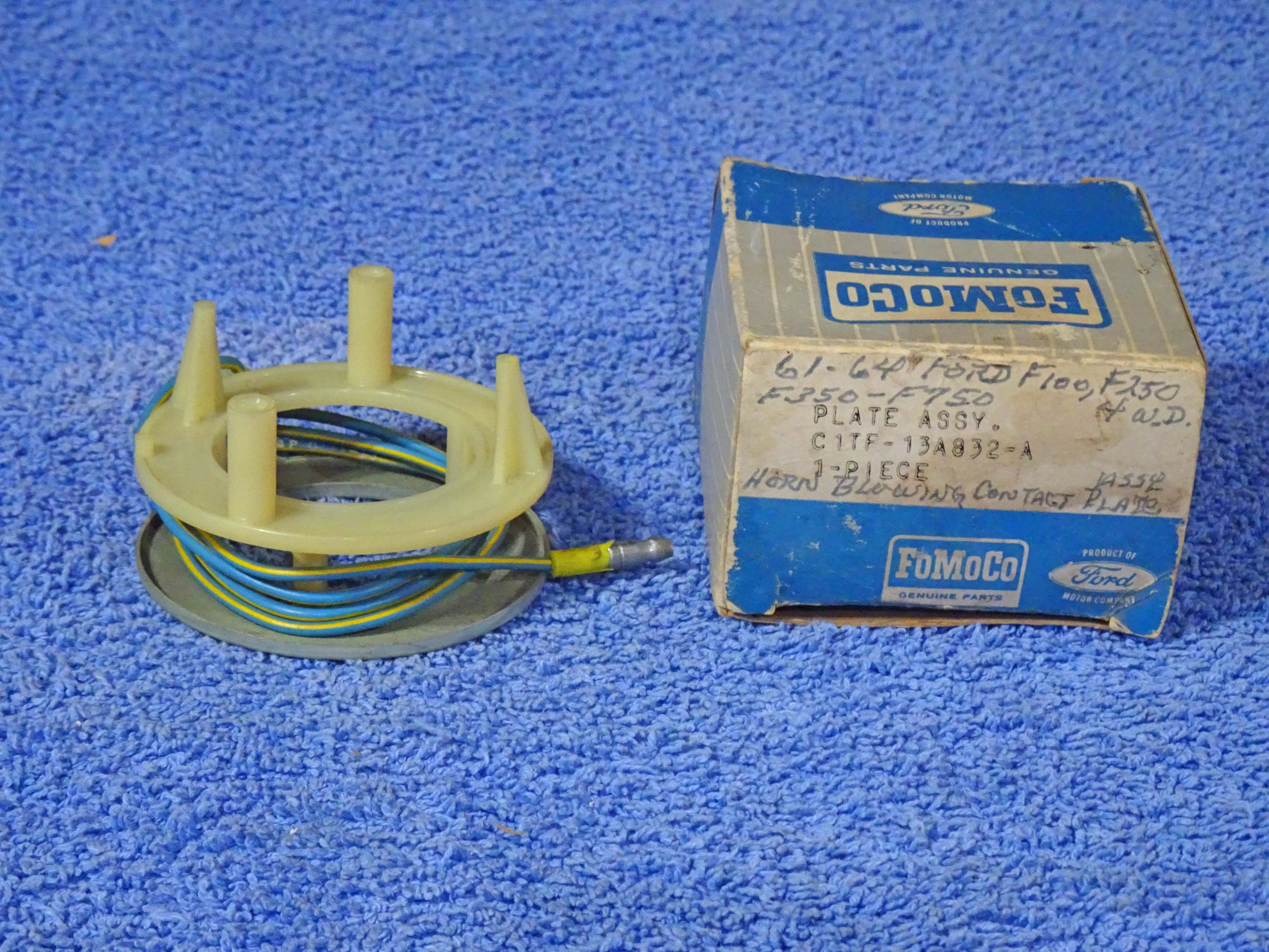 1961 1962 1963 1964 Ford Truck F100 F250 F350 F750 FoMoCo 4 Wheel Drive Horn Blowing Contact Plate Assembly NOS