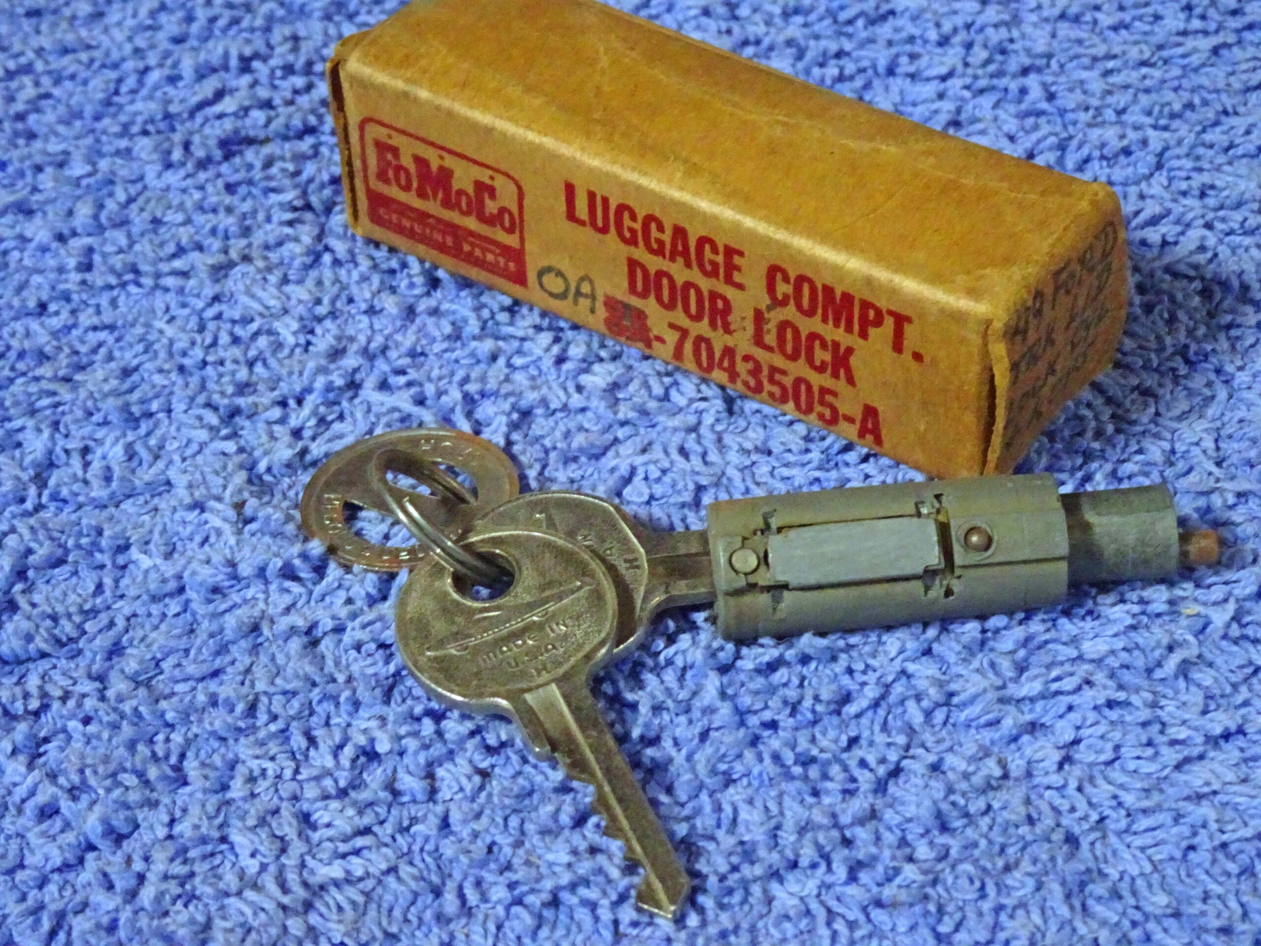 1949 Ford FoMoCo Trunk Lid Lock Cylinder & Keys NOS