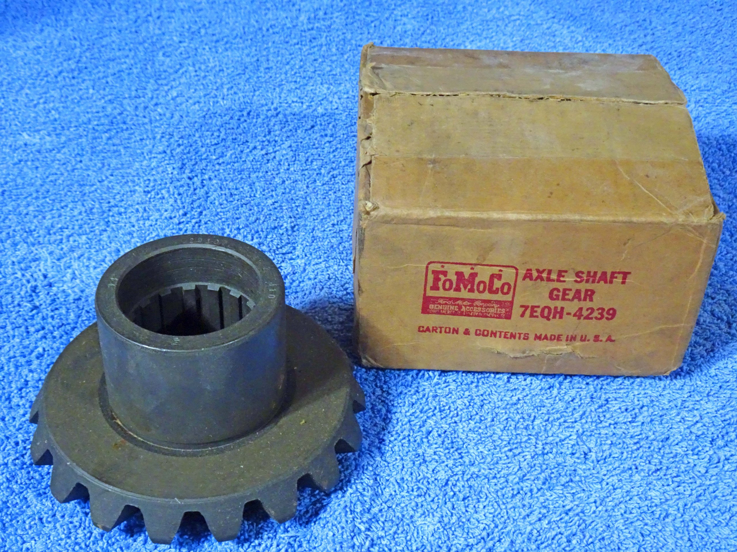 1948 1949 1950 1951 1952 Ford Truck FoMoCo Right Hand Long Hub Axel Shaft Gear 7EQH-4239 NOS