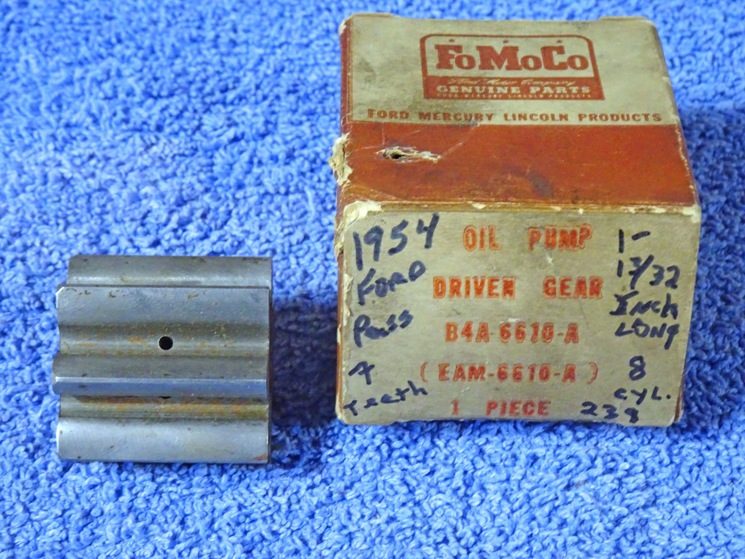 1954 Ford Passenger 8 Cylinder 239 Engine FoMoCo Oil Pump Driver Gear NOS