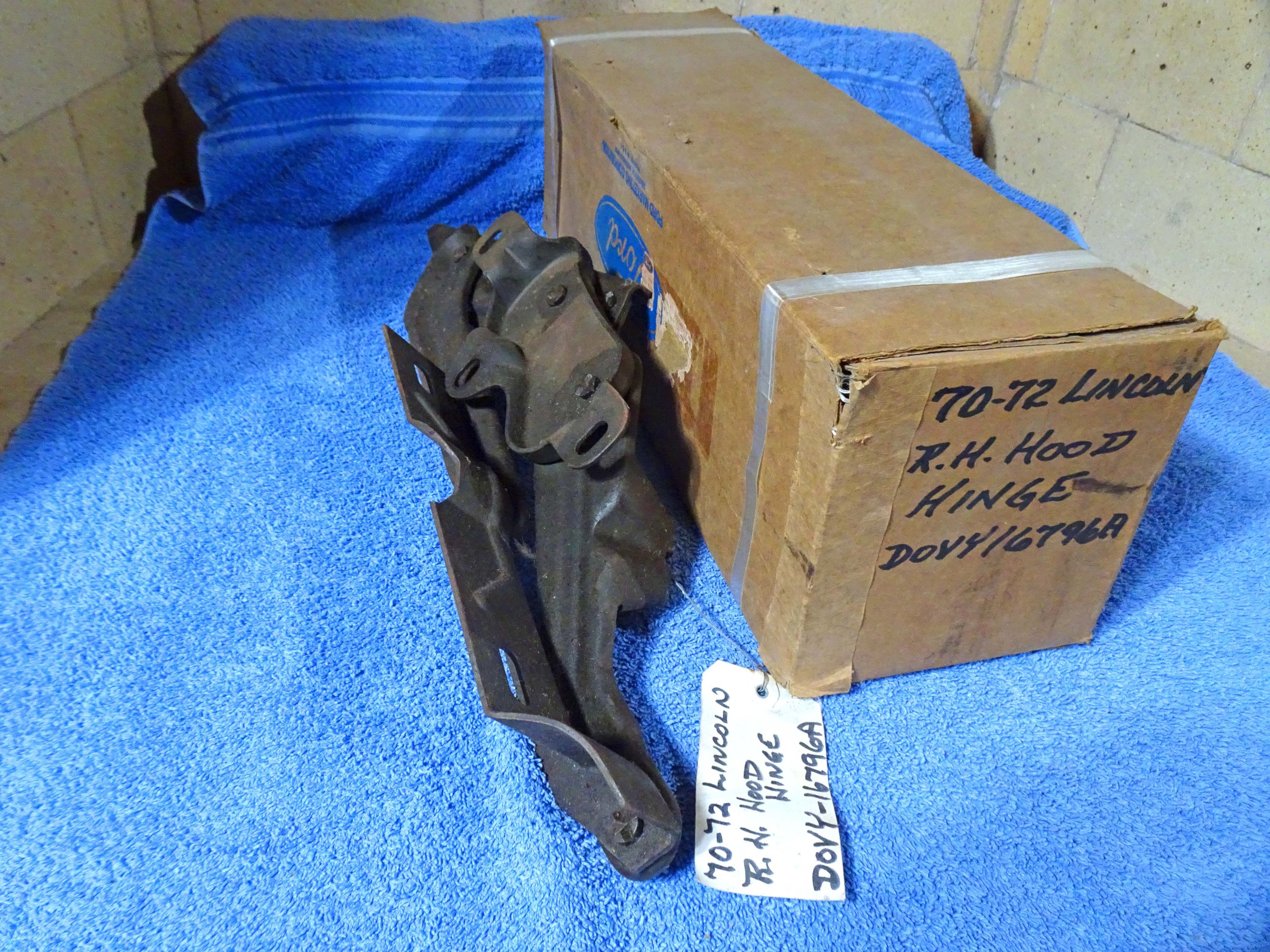 1970 1971 1972 Lincoln Hood Hinge NOS